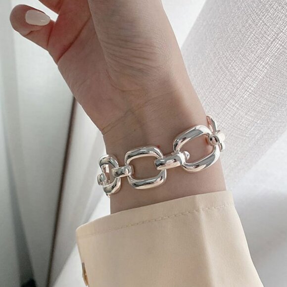 Chain Design Bracelet - Picture 2 of 4